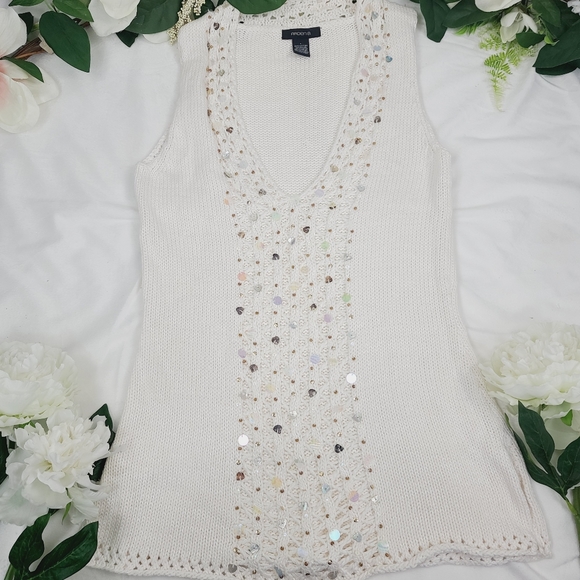 Arden B. Sleeveless Sweater - Picture 9 of 10